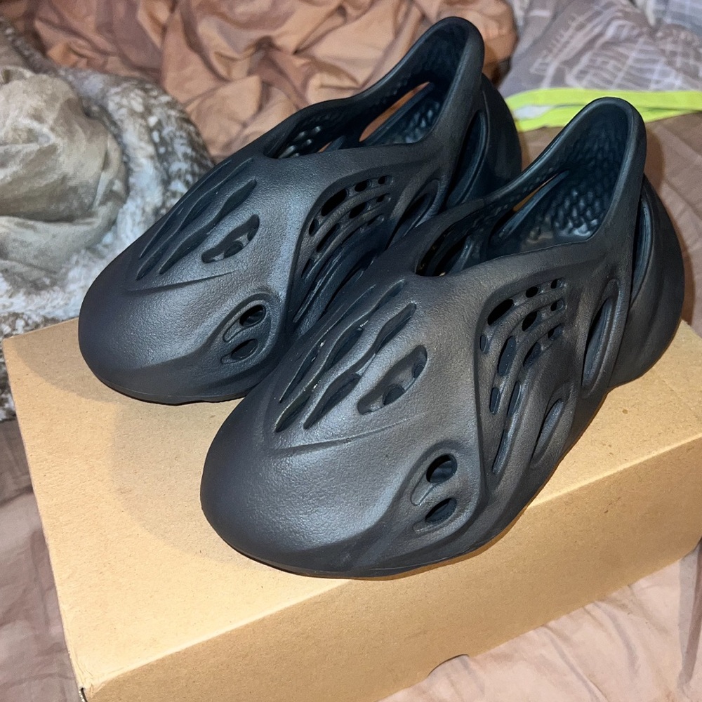 Yeezy foam runners “Onyx”
